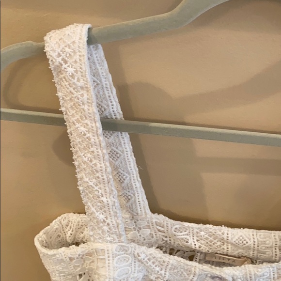 Lilya White Crochet Tank Size Medium - Picture 4 of 7